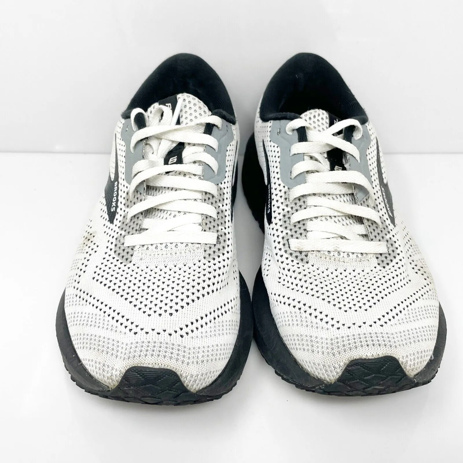 Brooks Womens Revel 6 1203861B121 White Running Shoes Sneakers Size 8.5 B