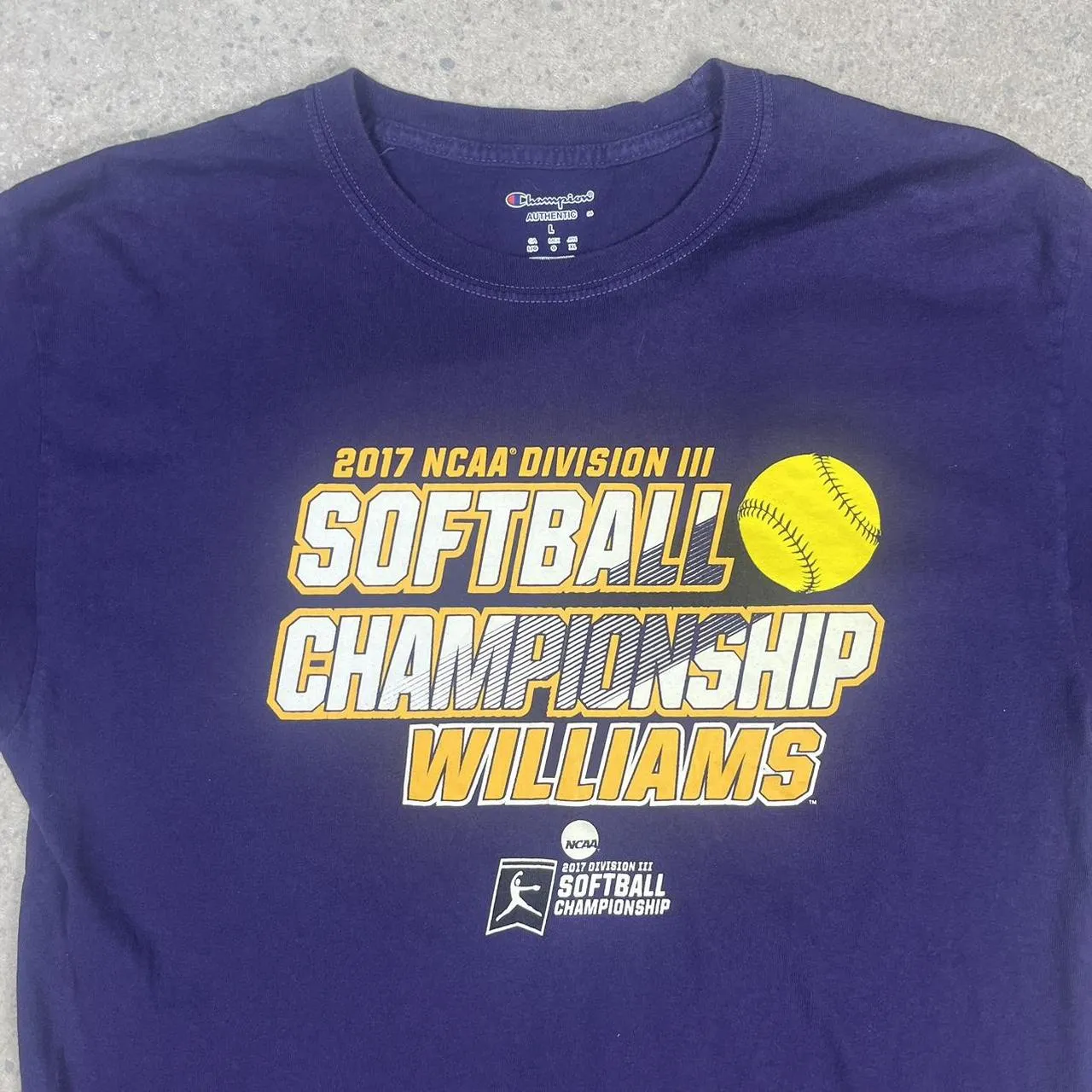 Champion softball t-shirt L