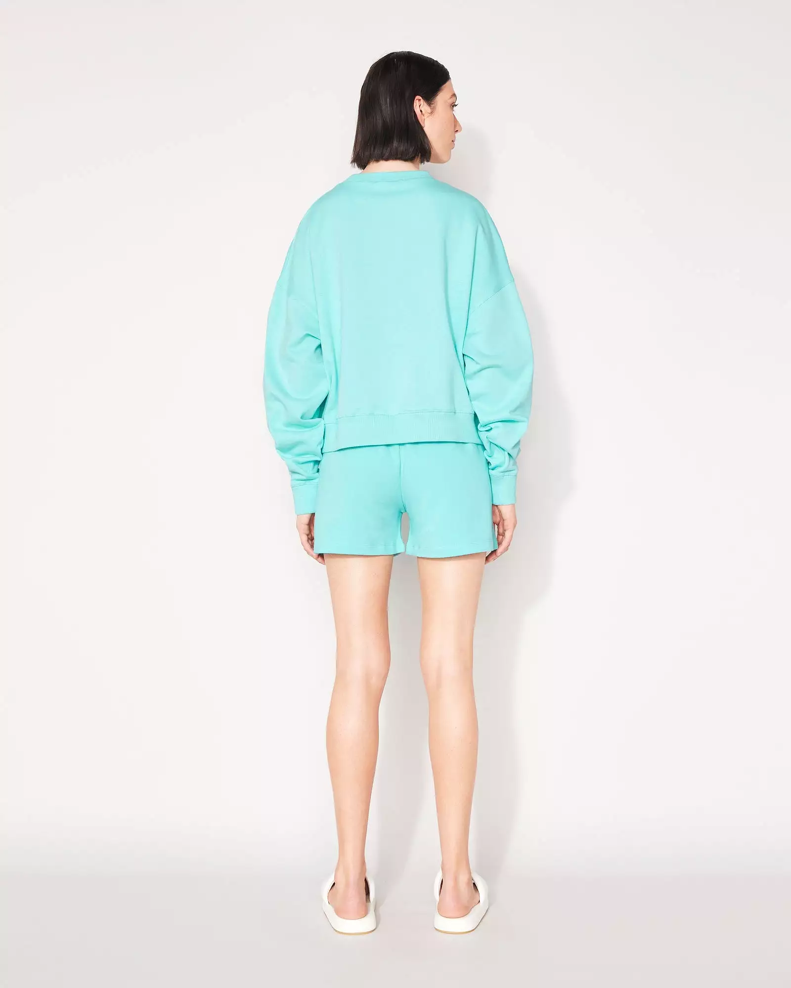 ESSENTIAL CROP SWEATSHIRT - ARUBA BLUE