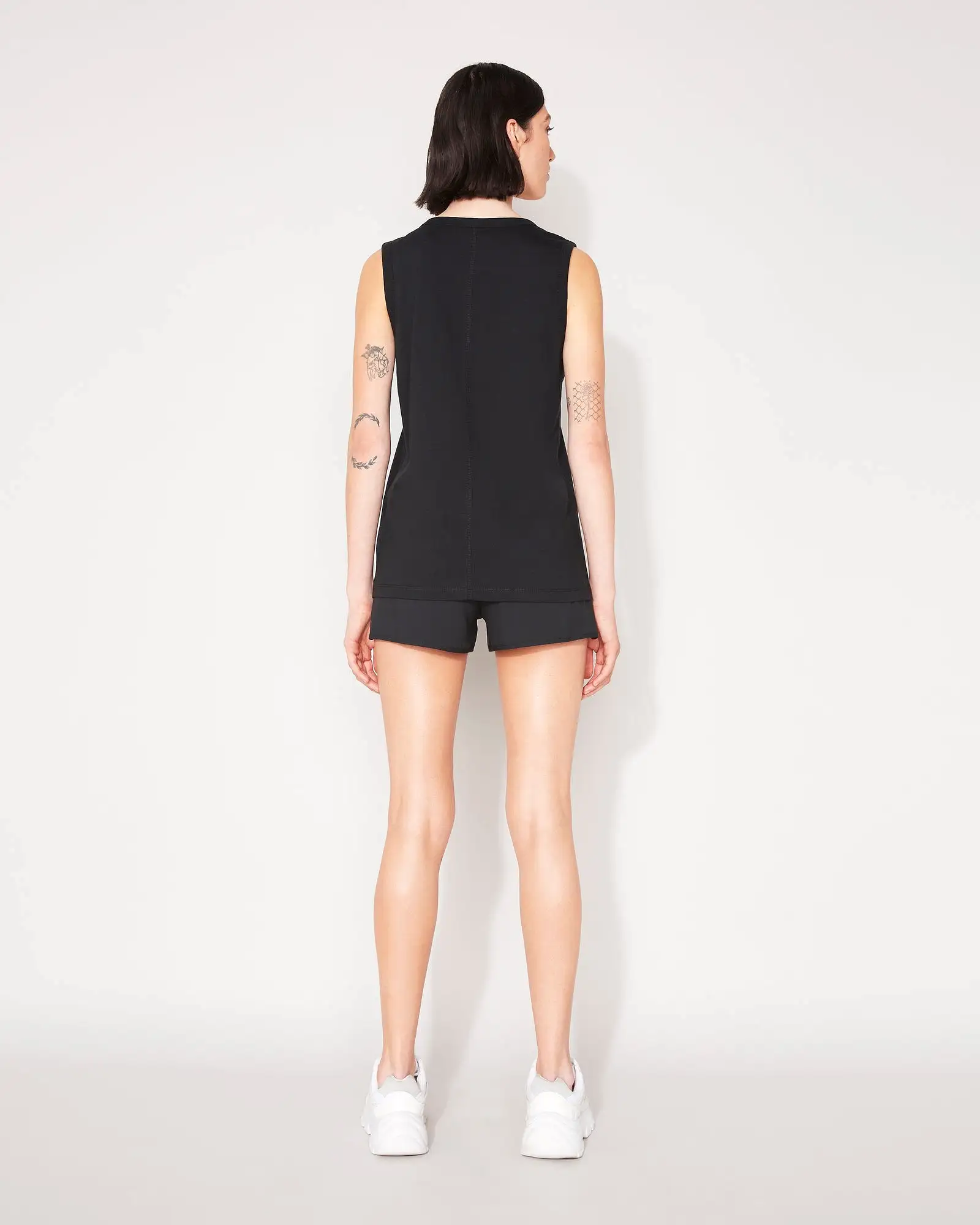 ESSENTIAL SCOOP TANK - BLACK