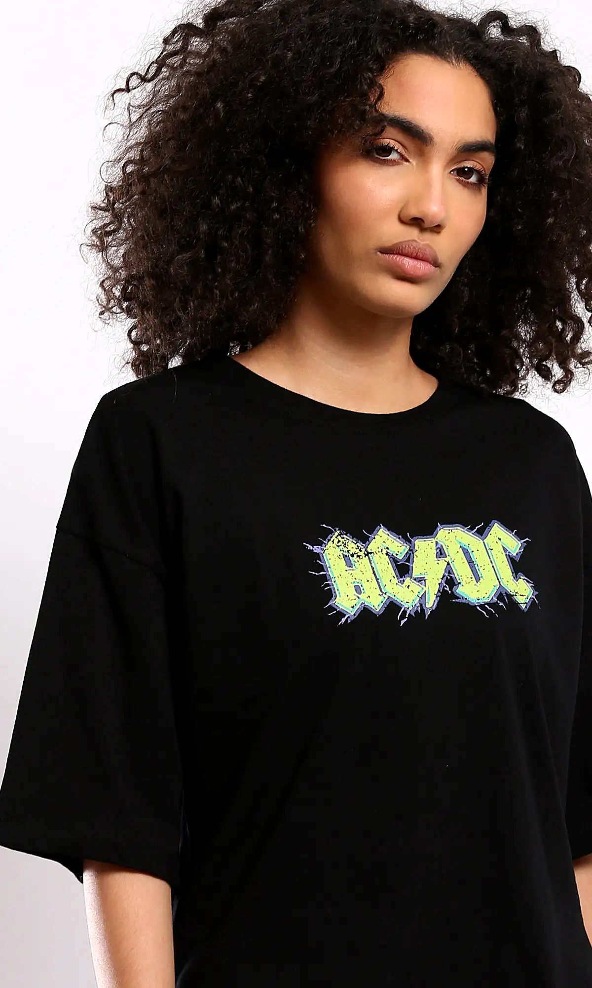 O178796 Crew Neck Black Printed Elbow-Sleeves Tee